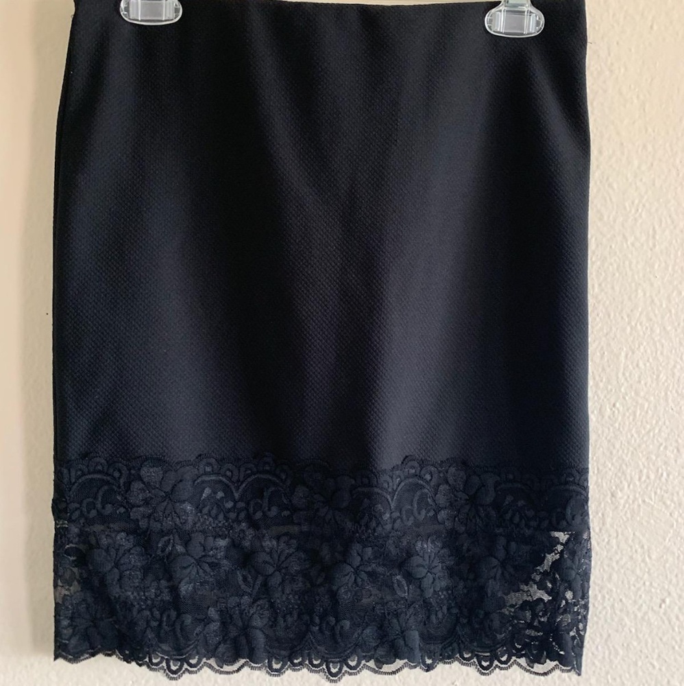Stretchy tight lace bottom skirt